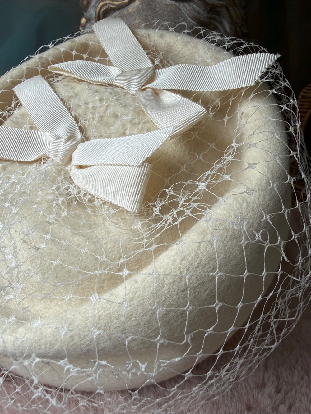 Vintage Wool Felt Ivory Pillbox Hat with Veil - Picture 9 of 10